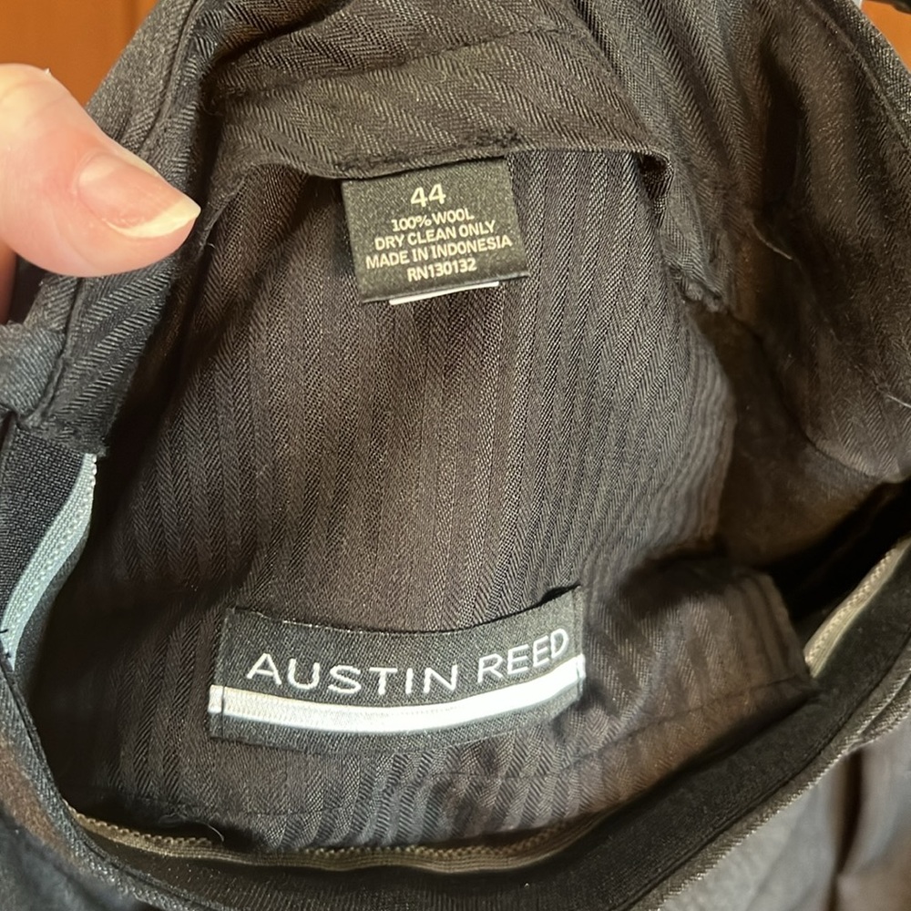 Austin Reed, Suit pants. - Picture 3 of 3